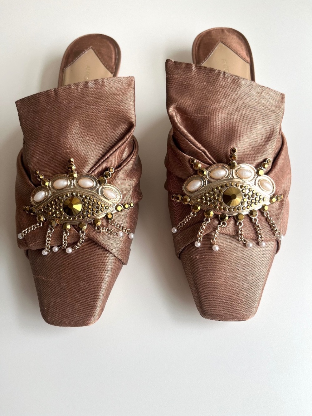 New $110 Antonio Melani Oguna Satin Mules Sandals Women's Size 6M Jeweled